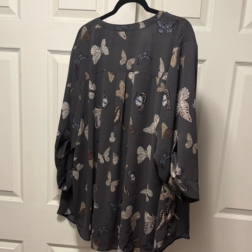 torrid Charcoal Butterfly Print Tunic with Cream and Brown Accents - Picture 6 of 7